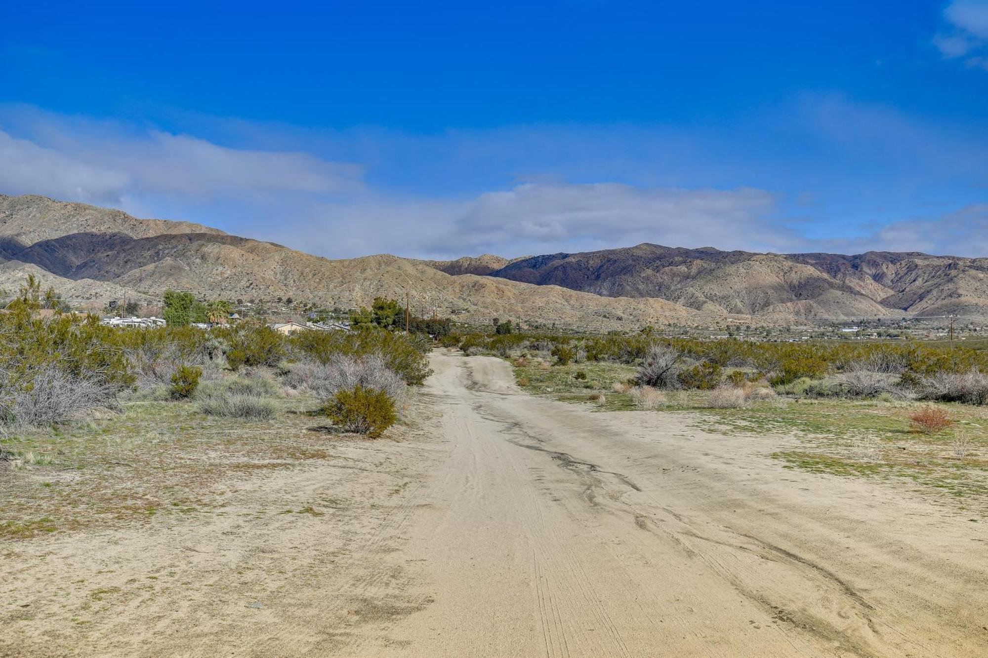 Mountain-View Morongo Valley Cabin Quiet Setting! Villa Exterior photo