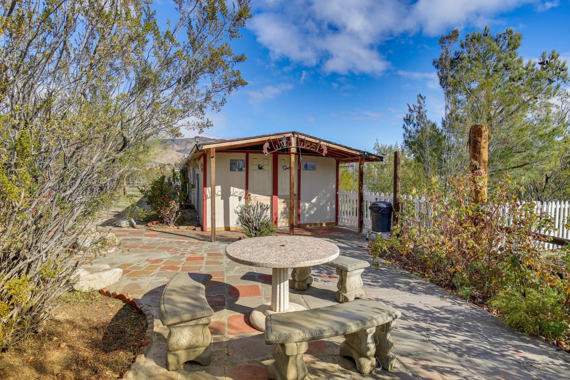 Mountain-View Morongo Valley Cabin Quiet Setting! Villa Exterior photo