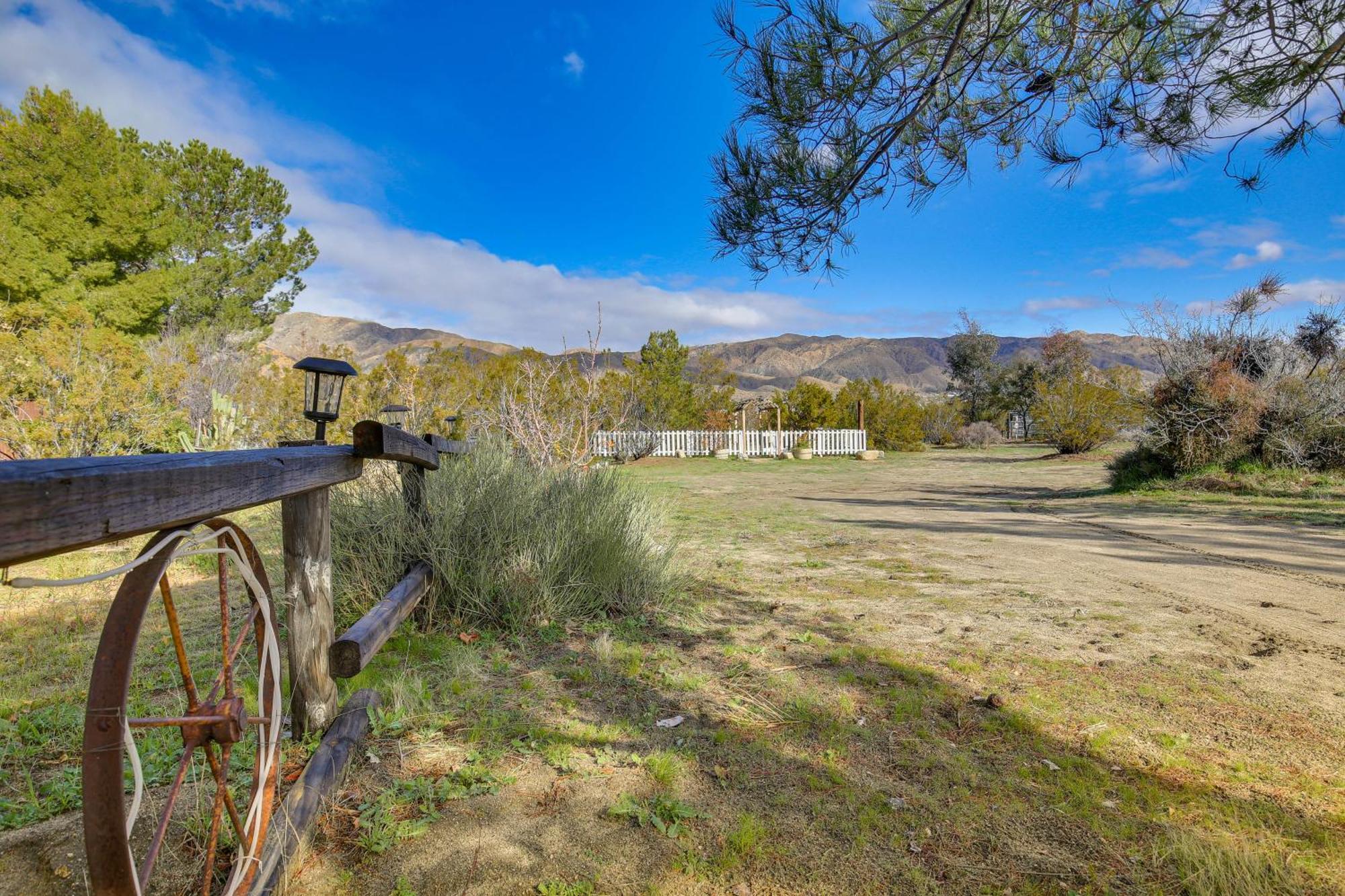 Mountain-View Morongo Valley Cabin Quiet Setting! Villa Exterior photo