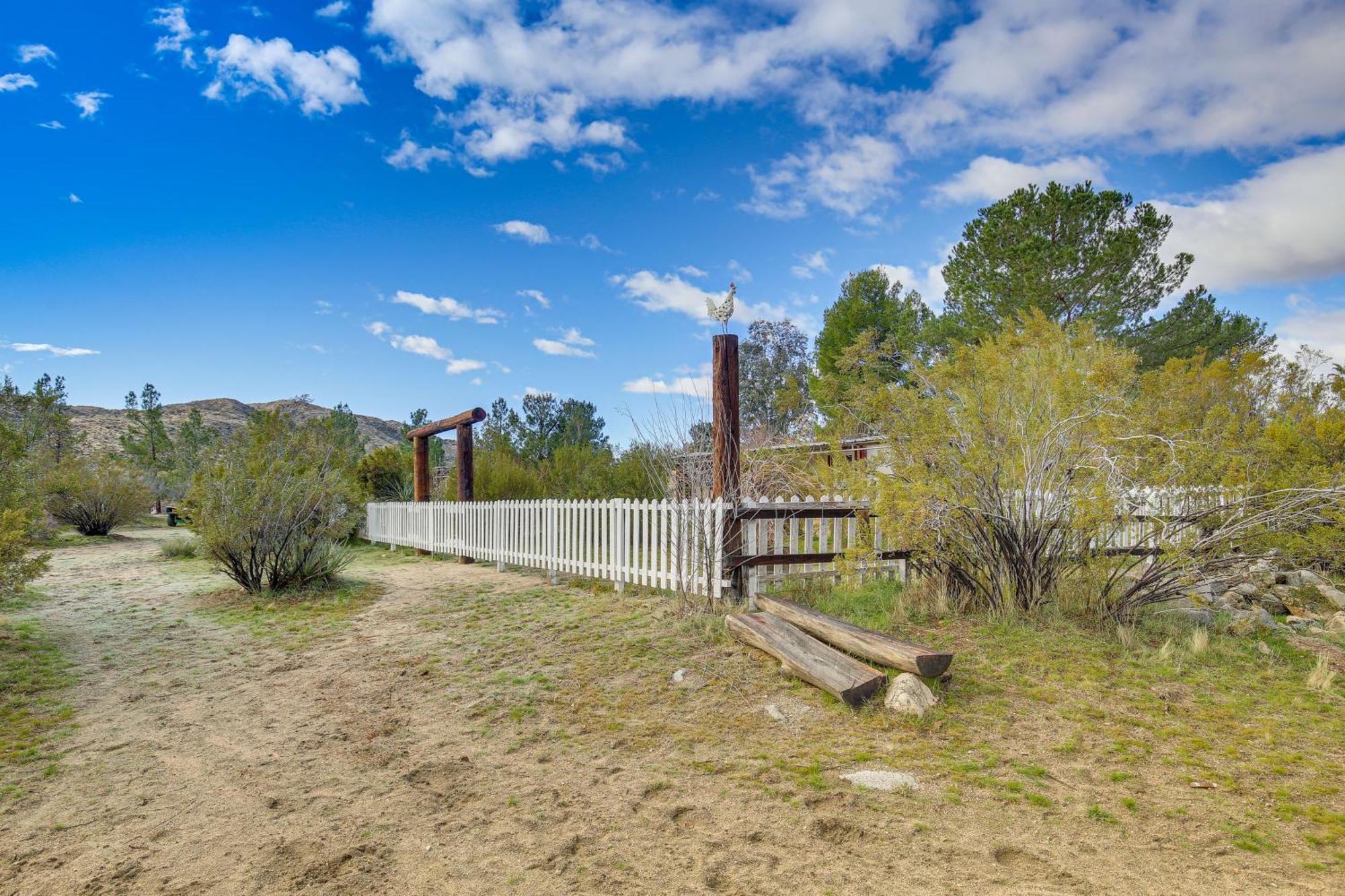 Mountain-View Morongo Valley Cabin Quiet Setting! Villa Exterior photo