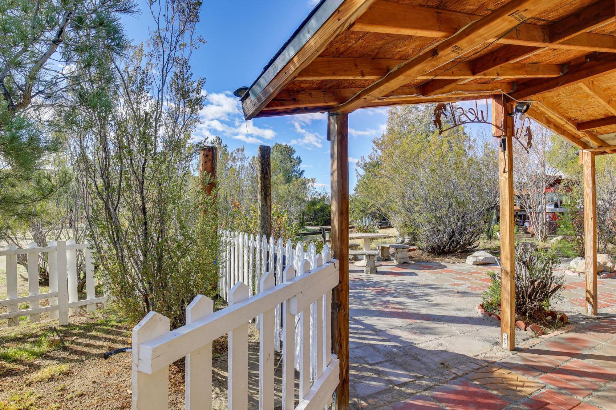 Mountain-View Morongo Valley Cabin Quiet Setting! Villa Exterior photo