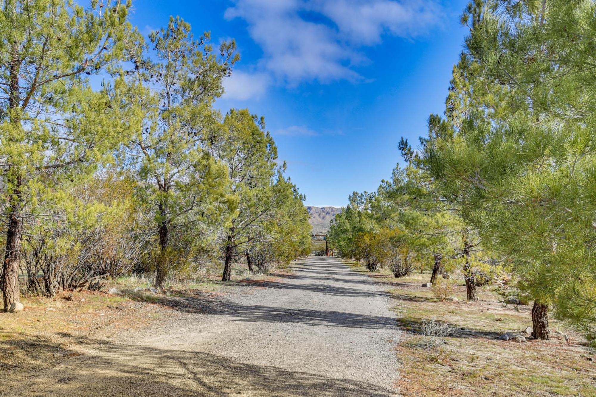 Mountain-View Morongo Valley Cabin Quiet Setting! Villa Exterior photo